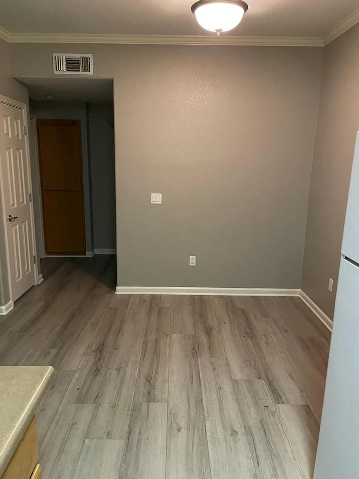 10001 Woodcreek Oaks Blvd - Photo 3 of 12