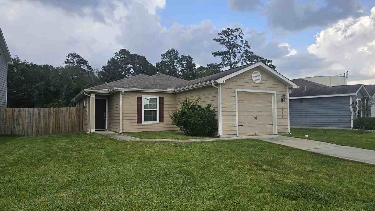 24053 Wilde Dr - Photo 2 of 21