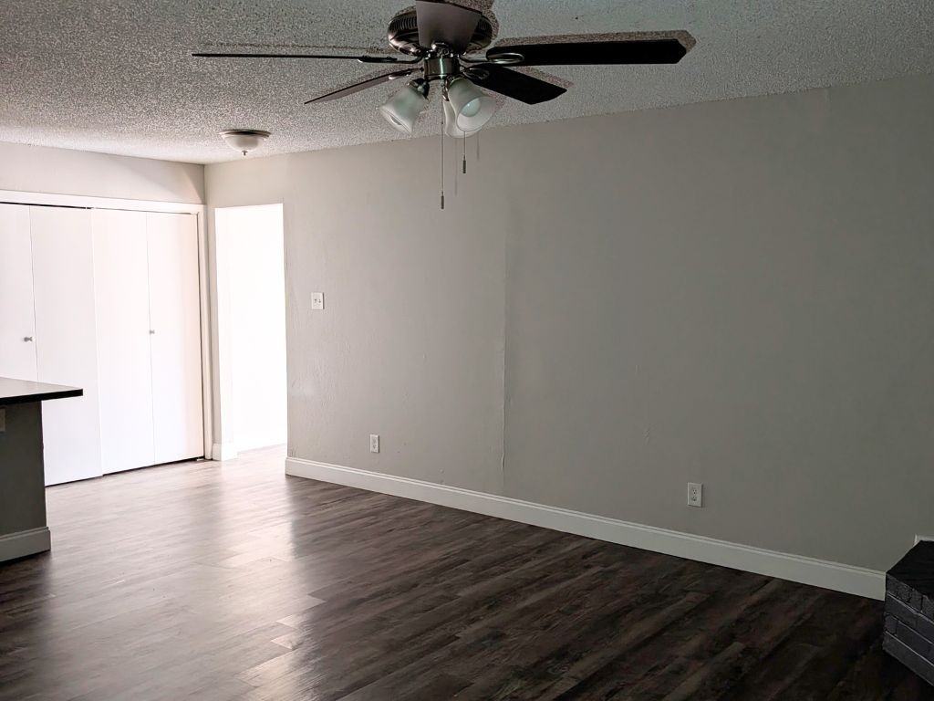 1116 Cindy St - Photo 3 of 17