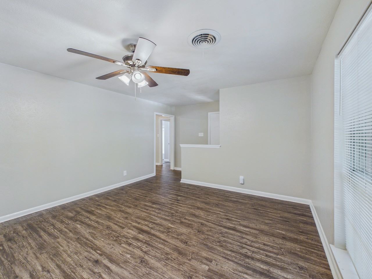 29 Rosewood Dr - Photo 3 of 16