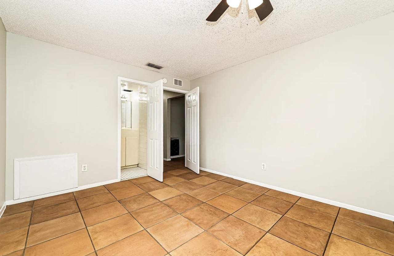 612 Charter Ct - Photo 3 of 6