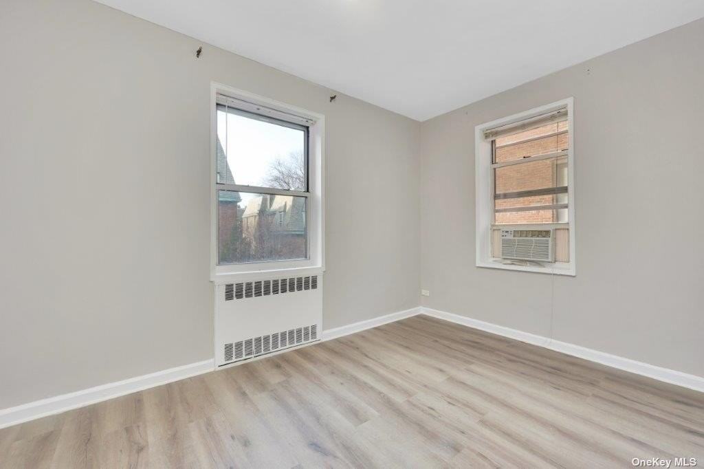 2167 33rd St #4E - Photo 4 of 5