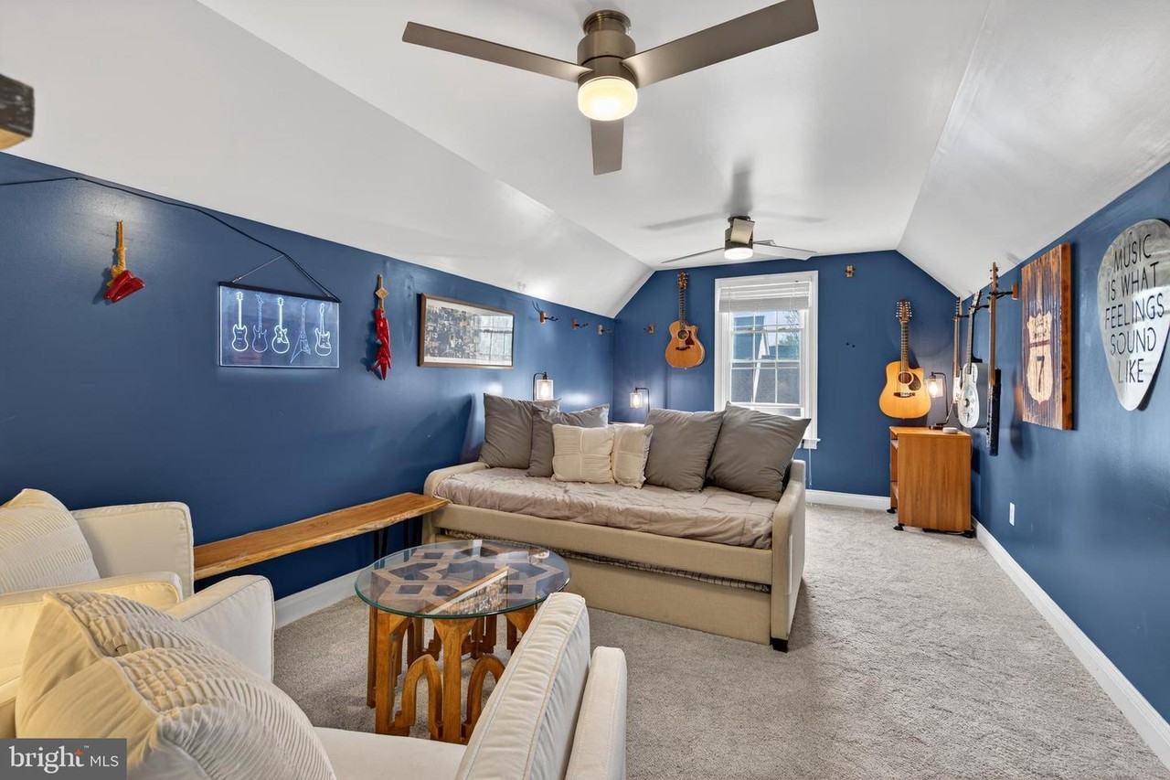 18444 Camelback Ter - Photo 3 of 25