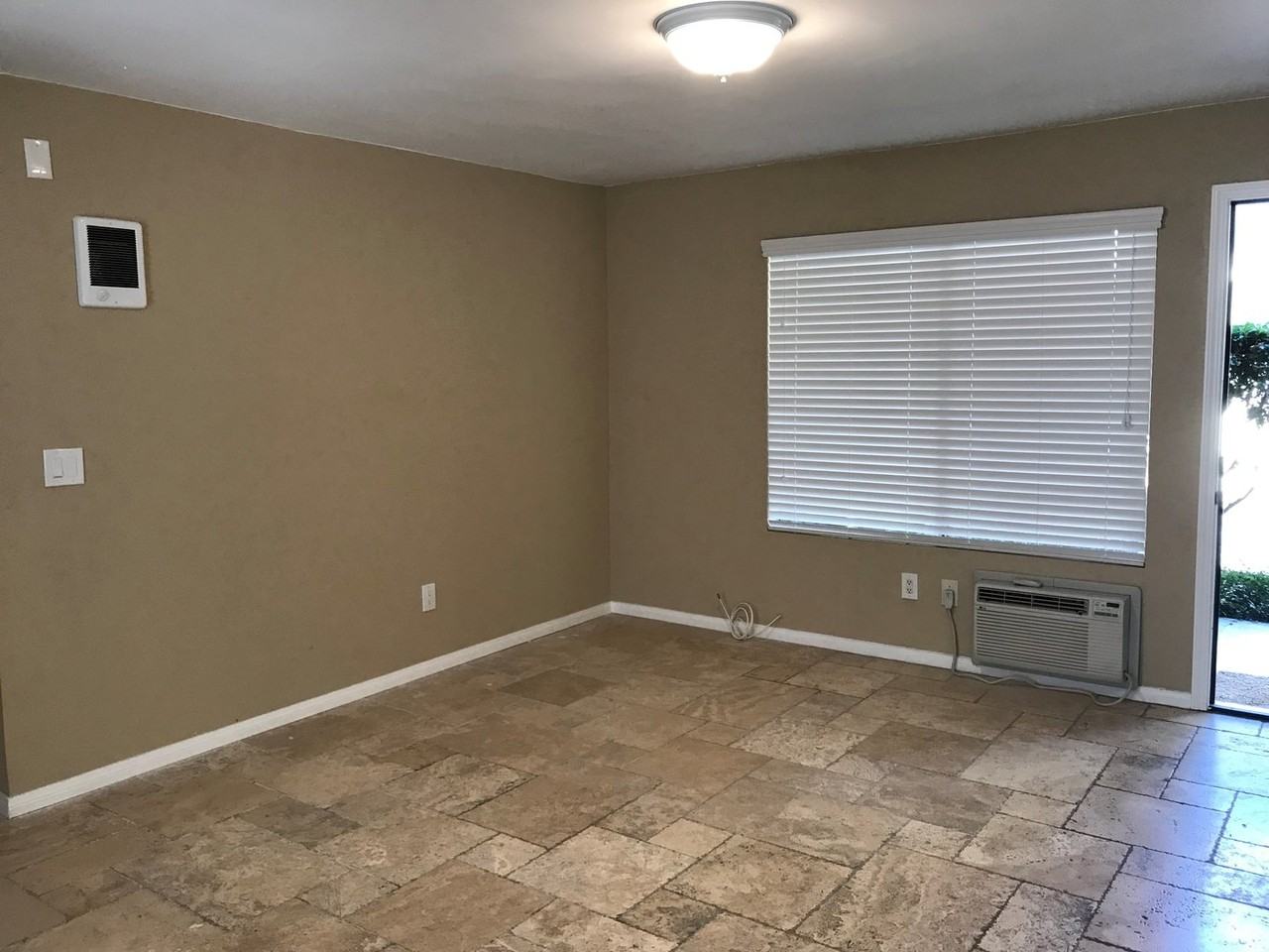421 South Mollison Avenue - Photo 3 of 33