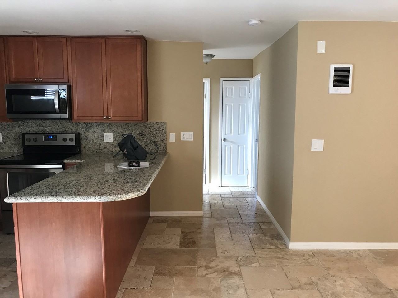 421 South Mollison Avenue - Photo 6 of 33