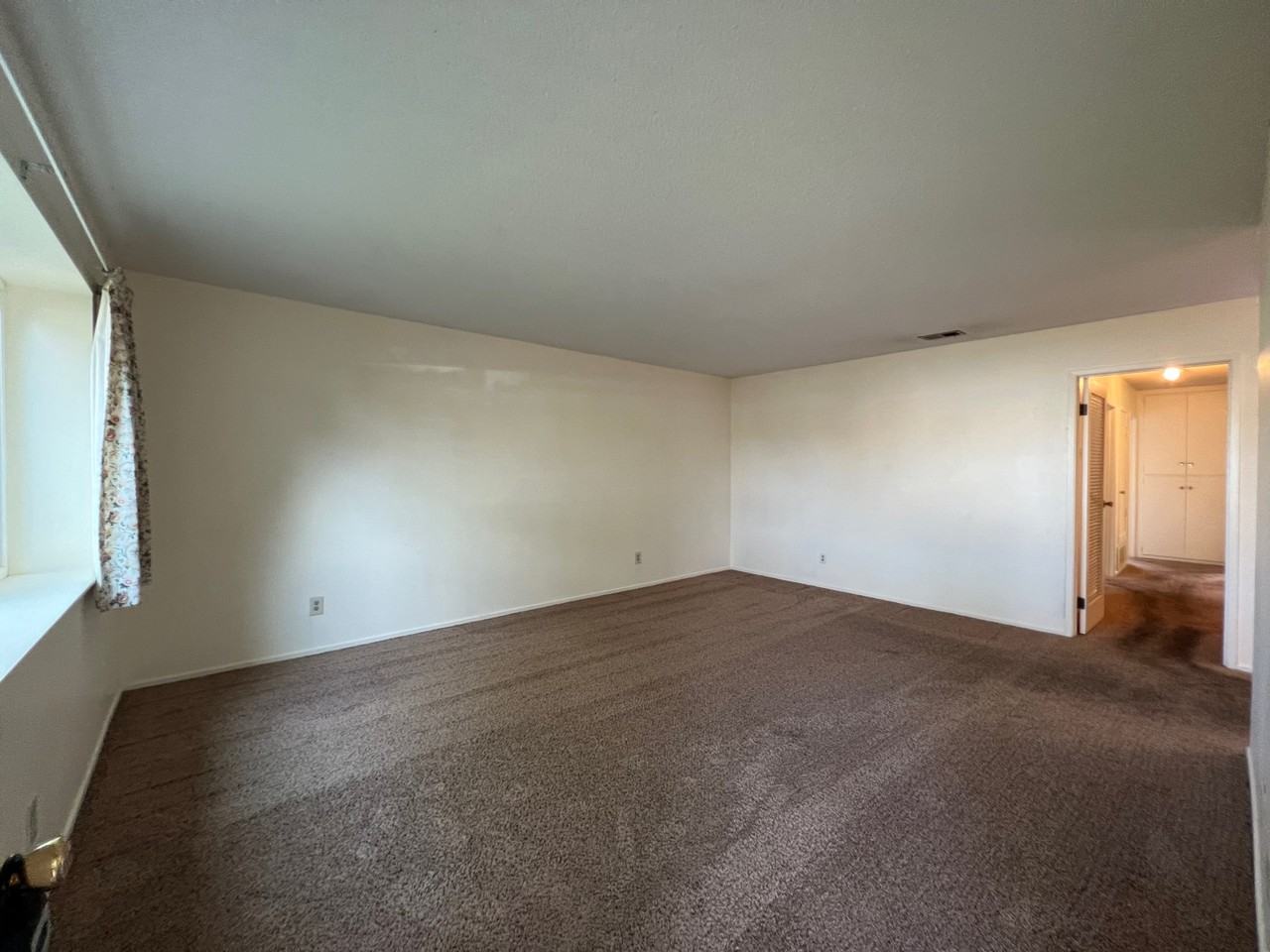 1308 W Lime Ave - Photo 2 of 17