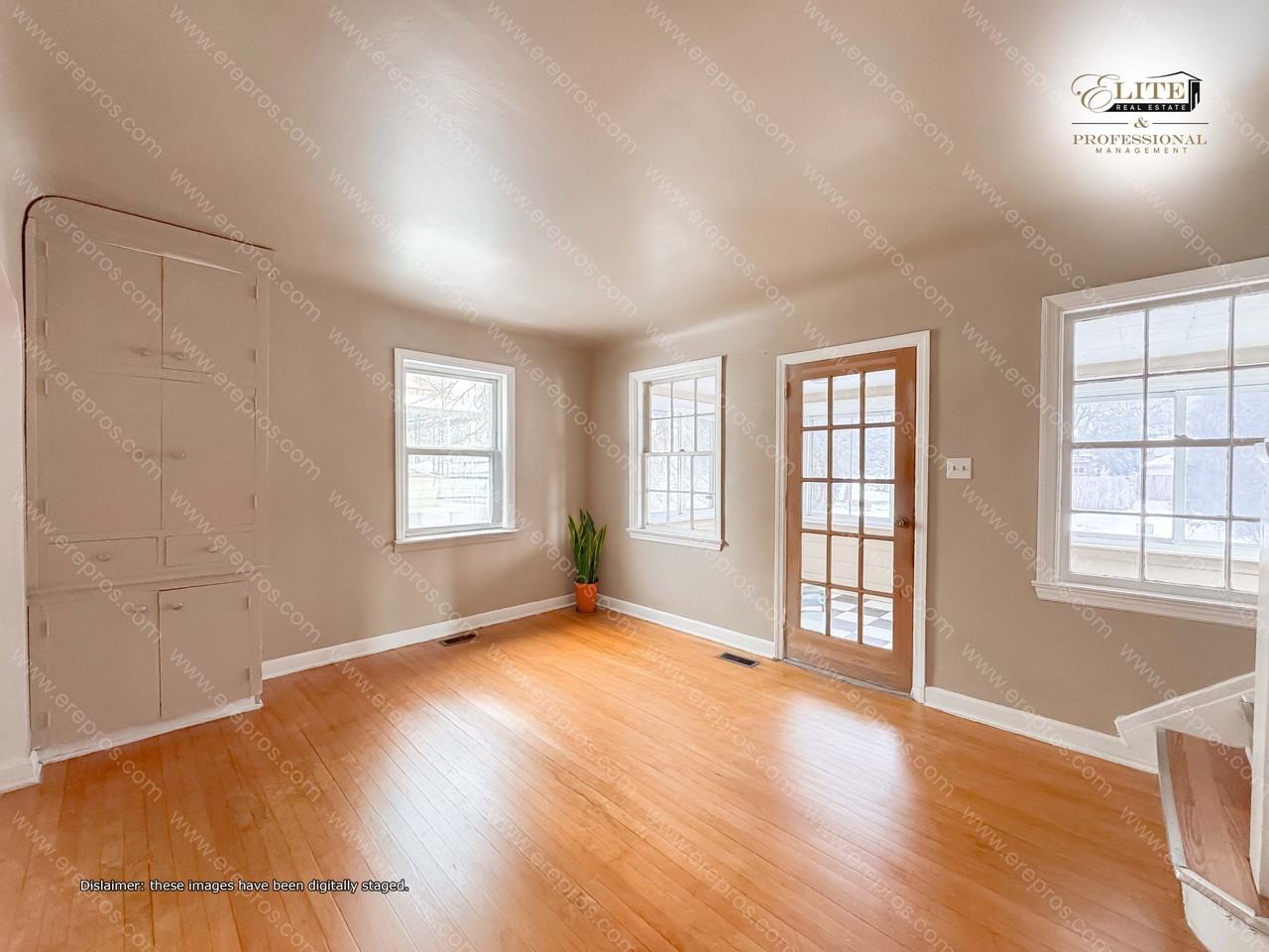 955 Perry St - Photo 4 of 26
