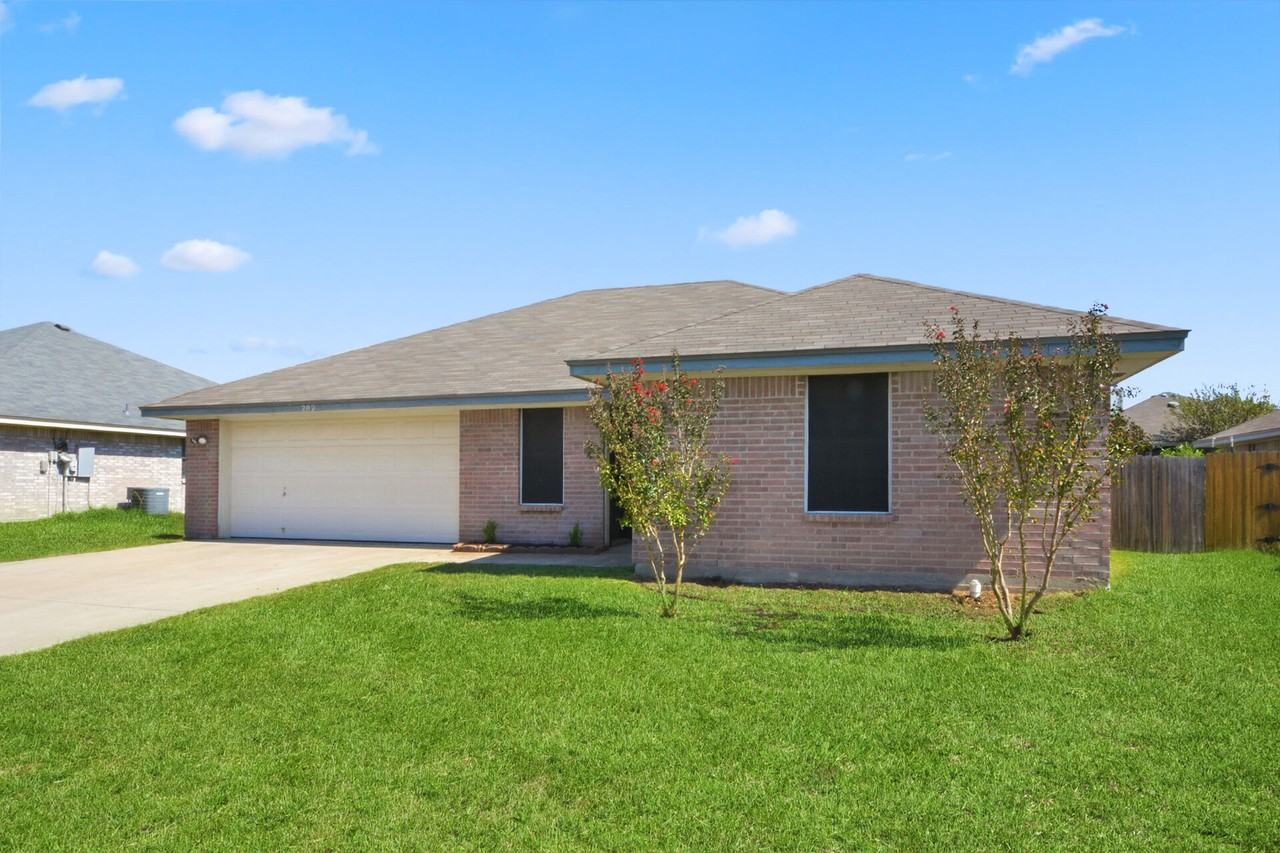 202 Sims Ridge Dr - Photo 3 of 16