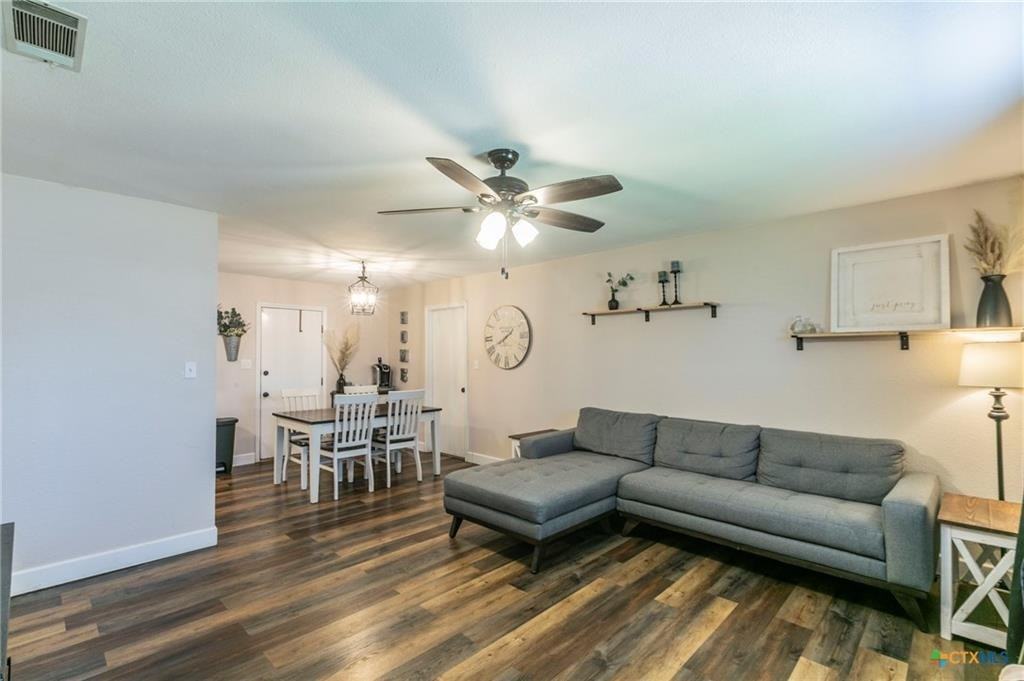 1104 Renee Spur - Photo 6 of 16