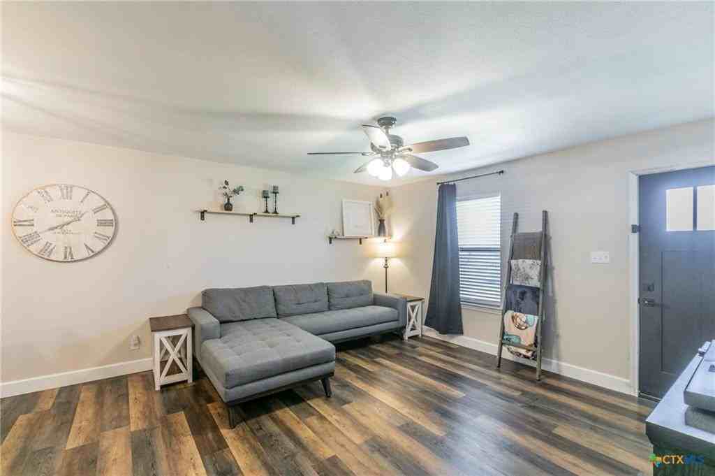 1104 Renee Spur - Photo 7 of 16