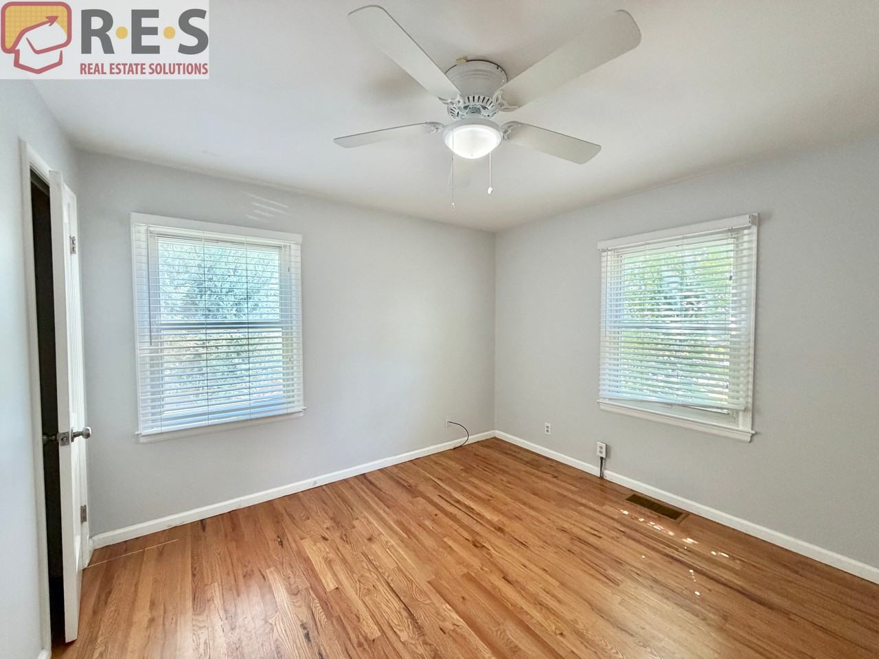 2216 Elmira St - Photo 6 of 13