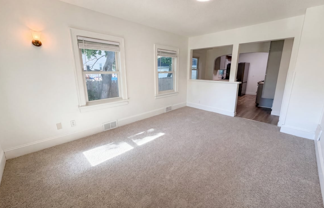 2715 Irving Ave N - Photo 3 of 16