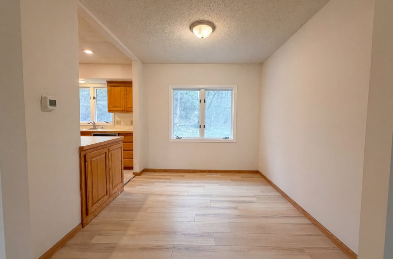6475 Grandview Dr - Photo 2 of 13