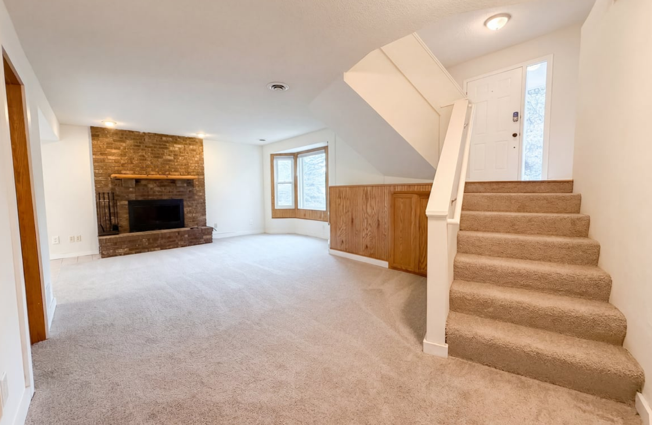 6475 Grandview Dr - Photo 5 of 13