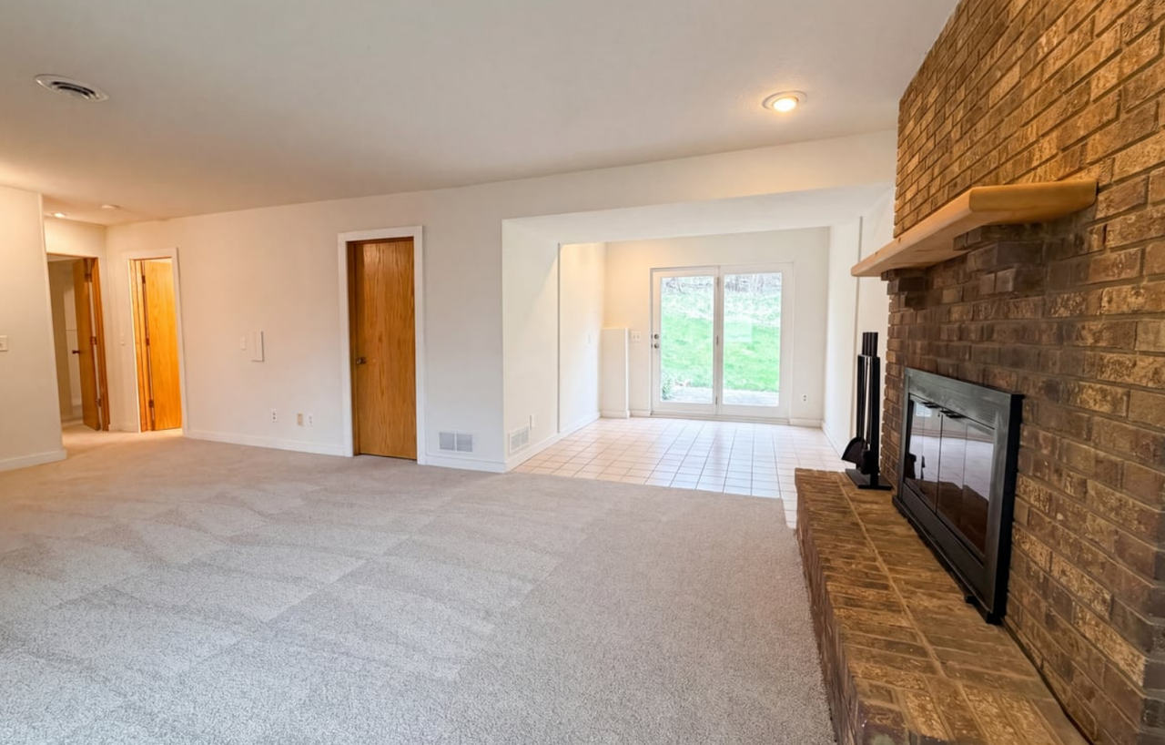 6475 Grandview Dr - Photo 6 of 13