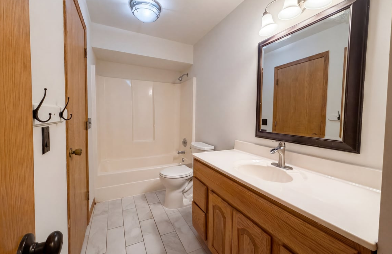 6475 Grandview Dr - Photo 7 of 13