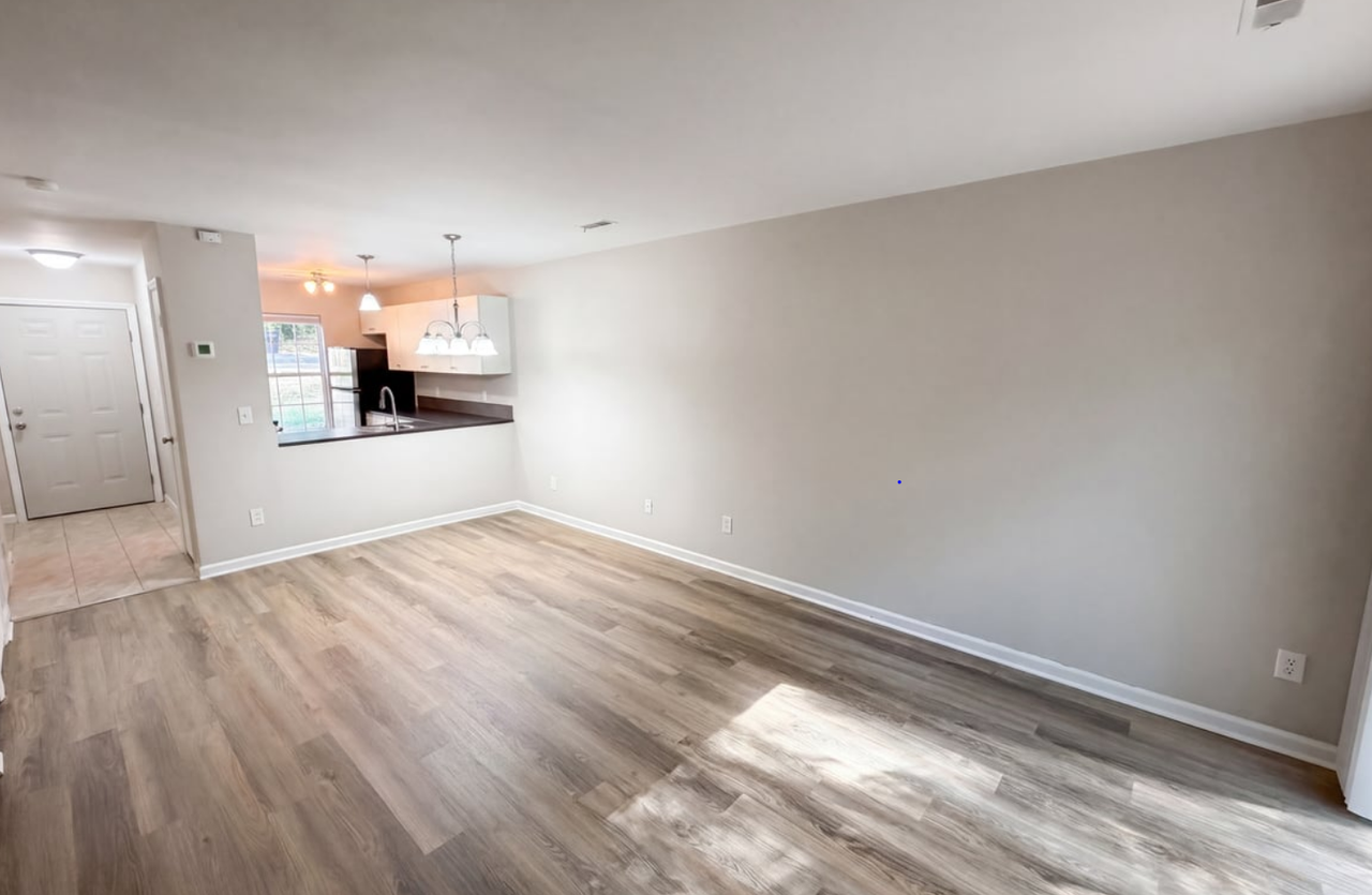 4037 Briarhill Dr - Photo 3 of 8