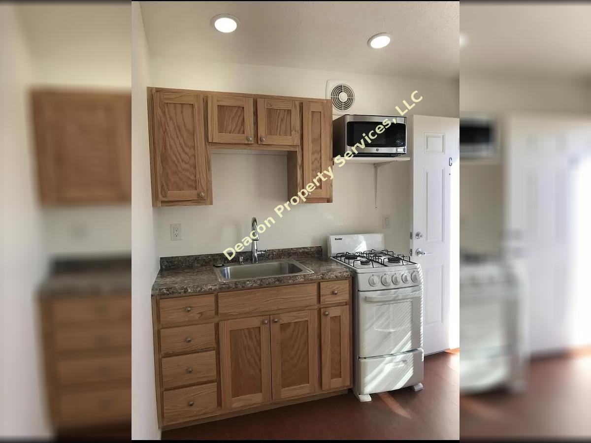 2121 Coal Pl Se - Photo 2 of 14