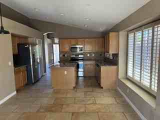 1421 E Gary Dr - Photo 4 of 14