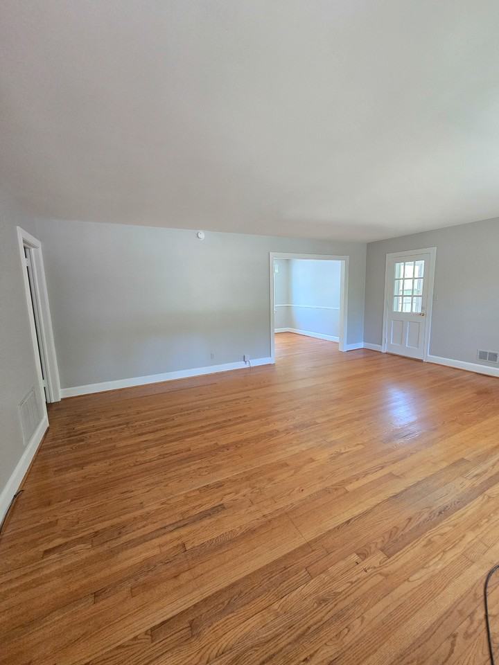 3428 Wade Ave - Photo 2 of 36