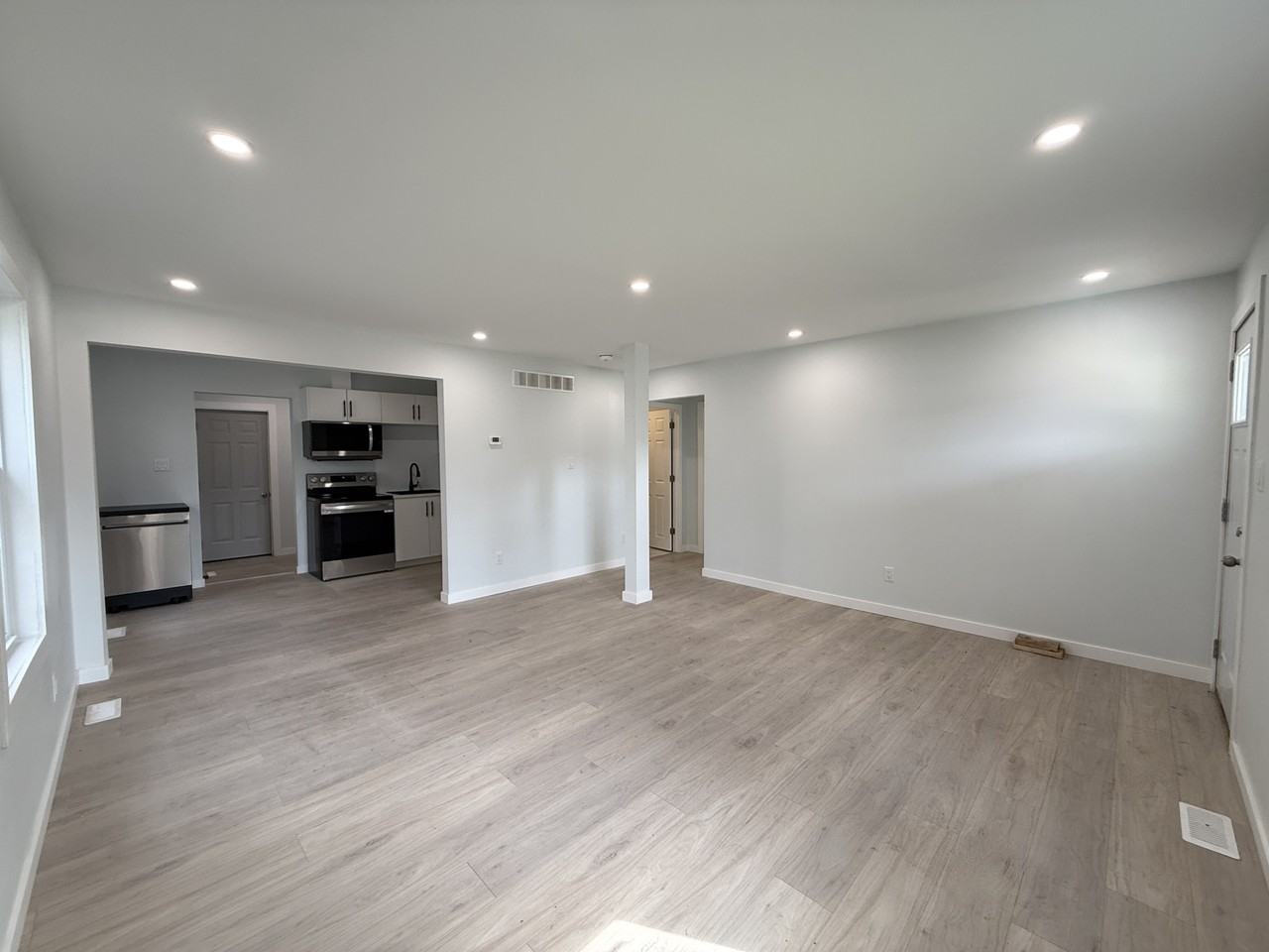 3847 Matchett Rd - Photo 4 of 26