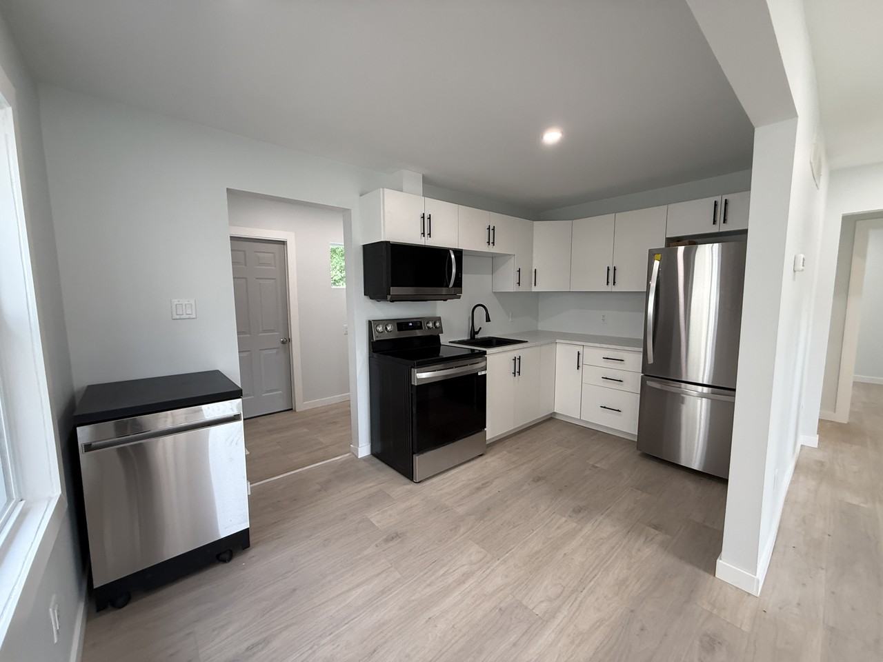 3847 Matchett Rd - Photo 7 of 26