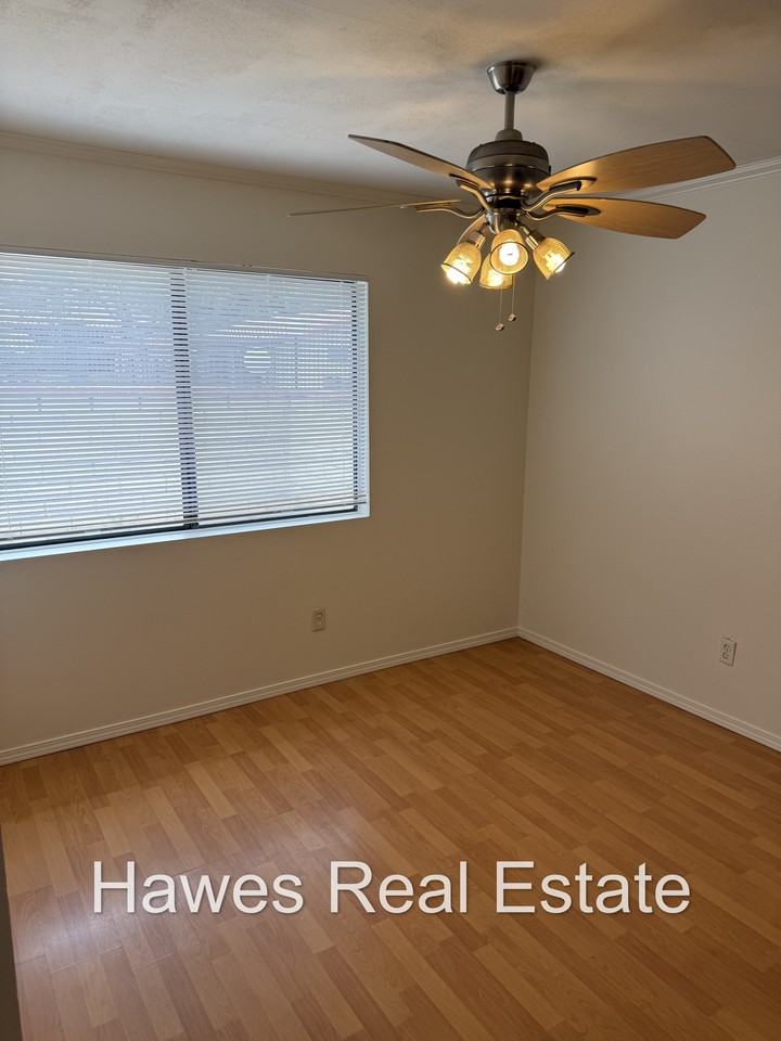 910 N Redding Way #I - Photo 4 of 26