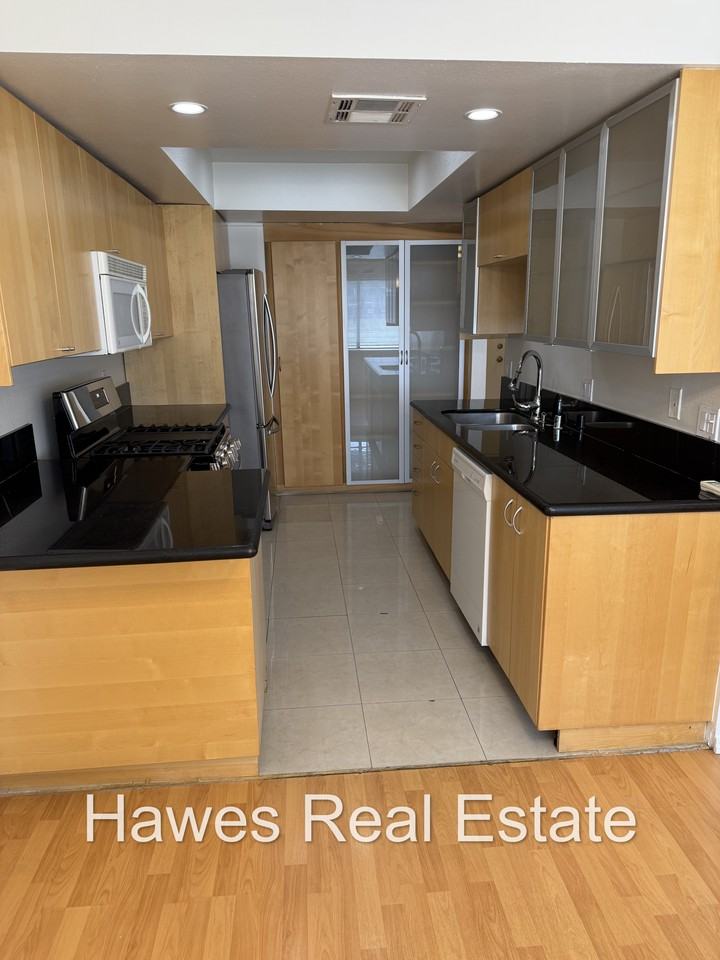 910 N Redding Way #I - Photo 5 of 26