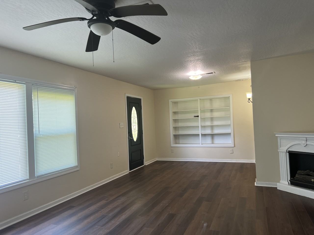 108 Azalea Dr - Photo 3 of 10