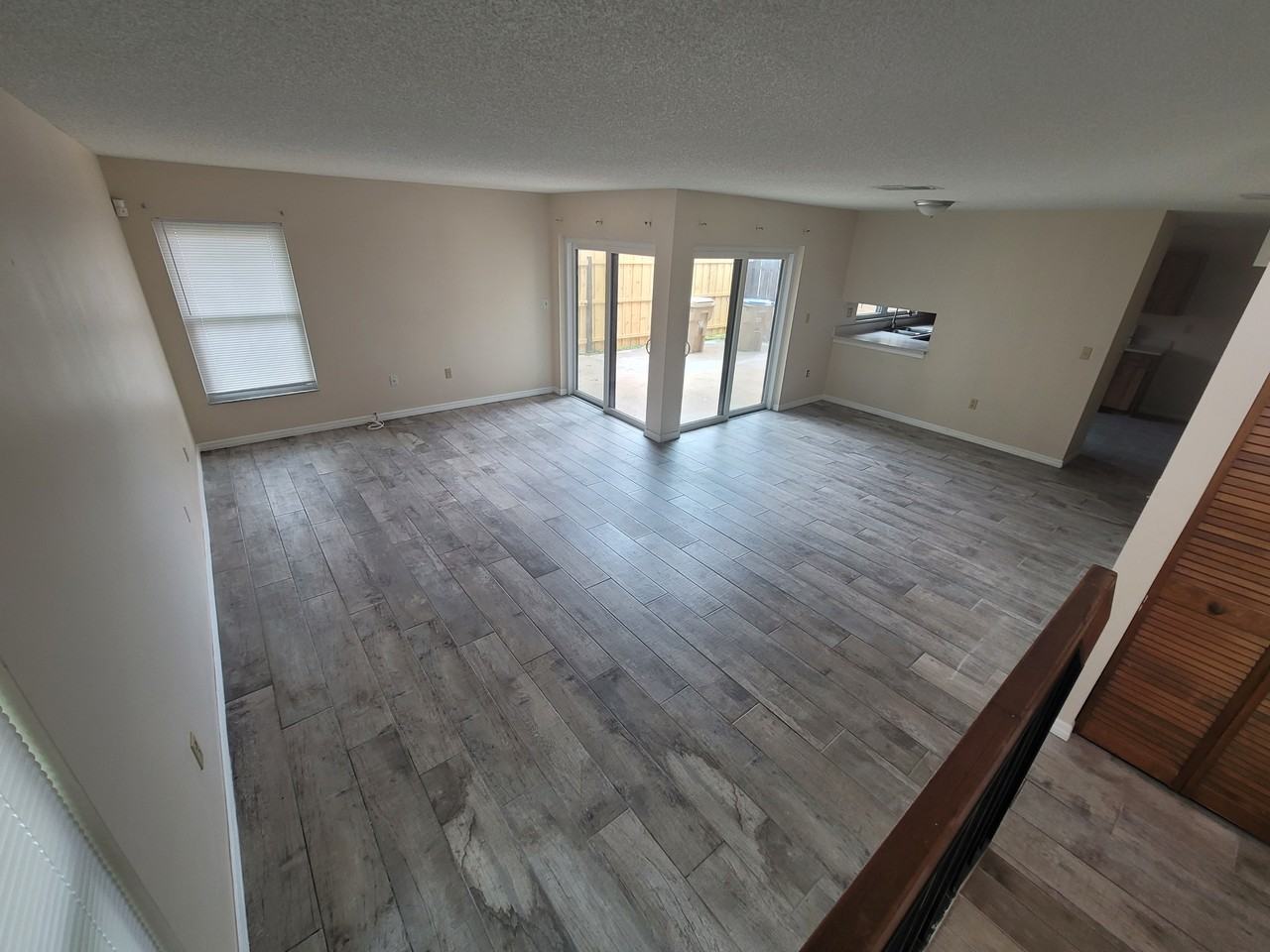 456 Hunter Cir - Photo 2 of 19