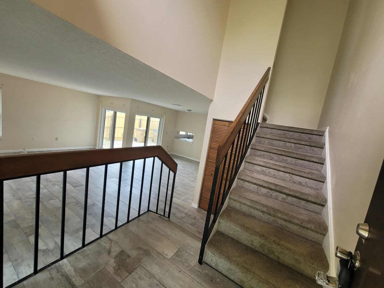 456 Hunter Cir - Photo 3 of 19
