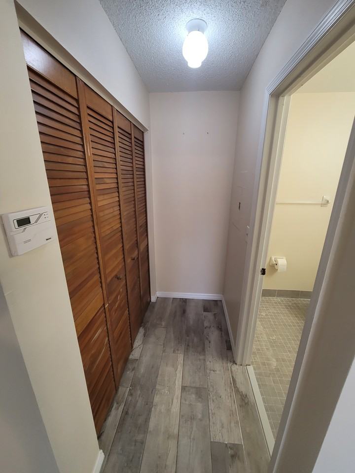 456 Hunter Cir - Photo 6 of 19