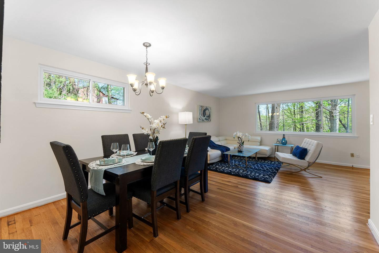 8459 Thames St - Photo 3 of 14
