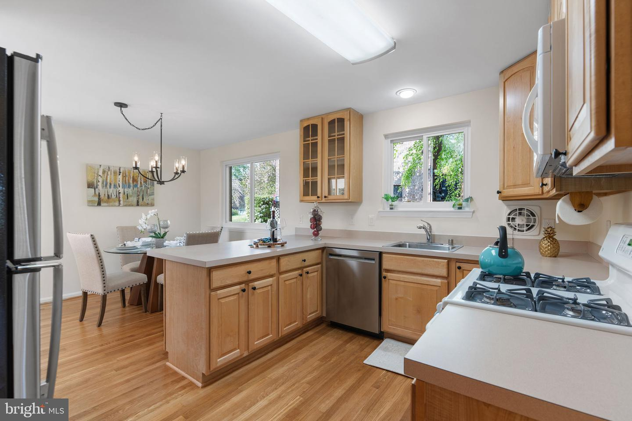 8459 Thames St - Photo 6 of 14