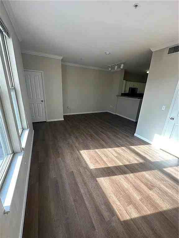 1000 Providence Pl - Photo 2 of 5