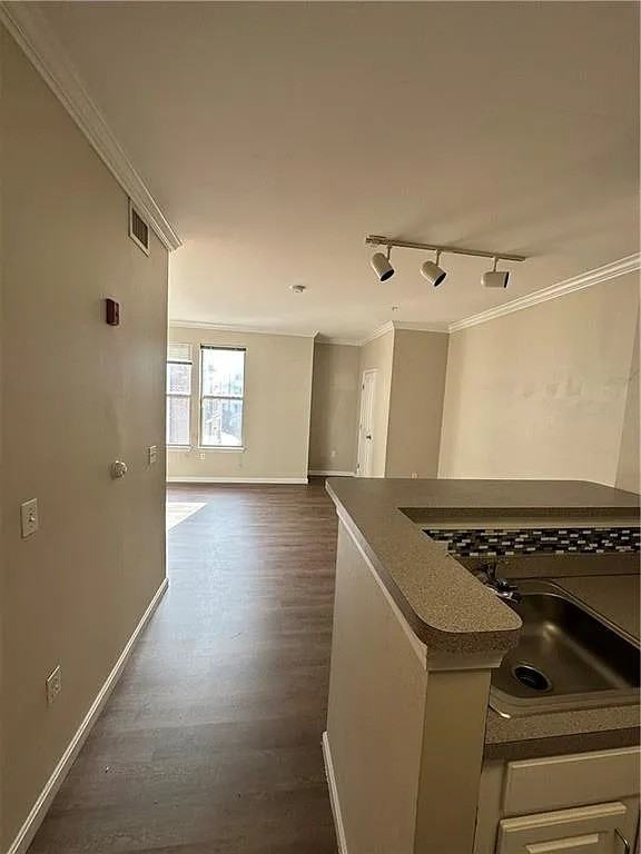 1000 Providence Pl - Photo 3 of 5