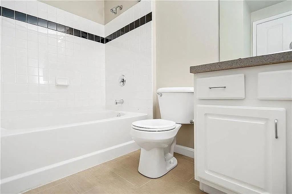 1000 Providence Pl - Photo 4 of 5