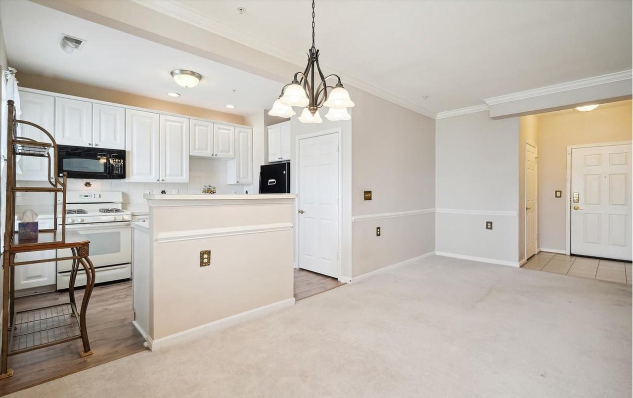 1 Cameron Grove Blvd - Photo 5 of 13