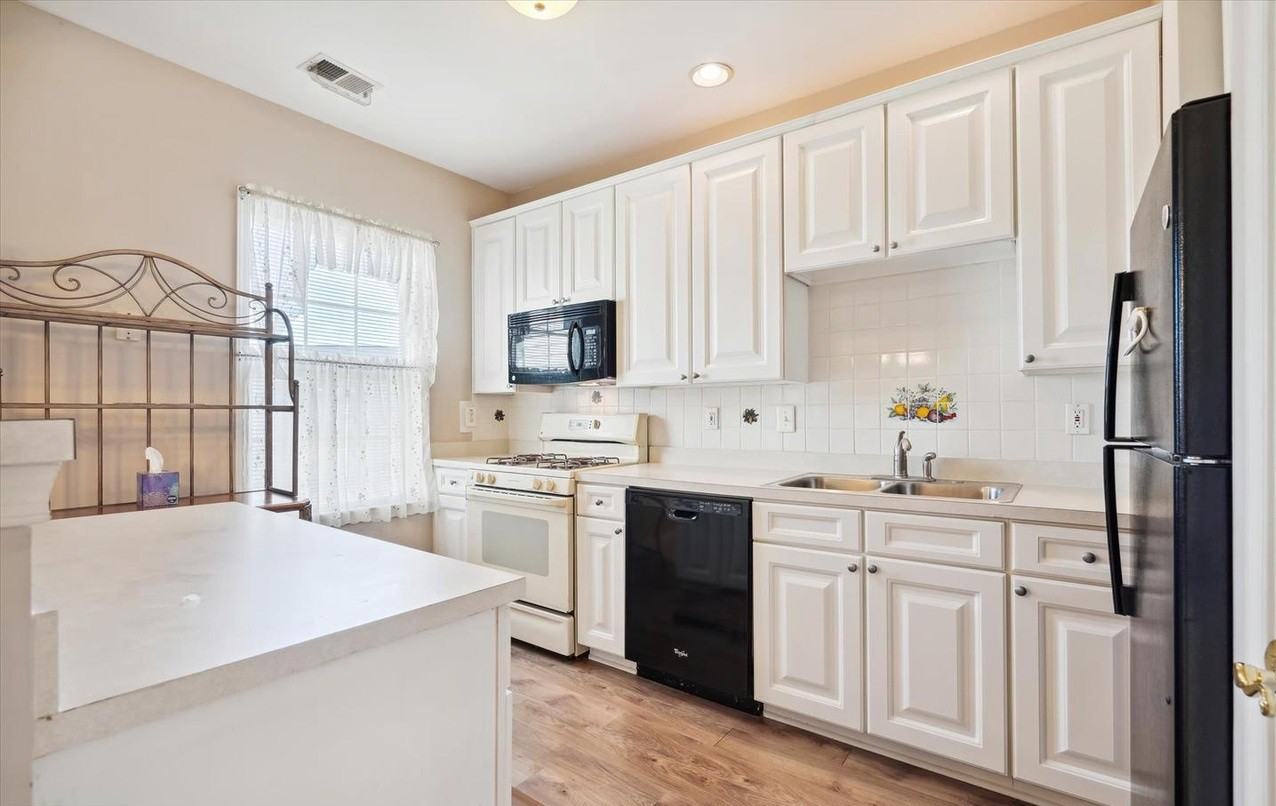 1 Cameron Grove Blvd - Photo 7 of 13