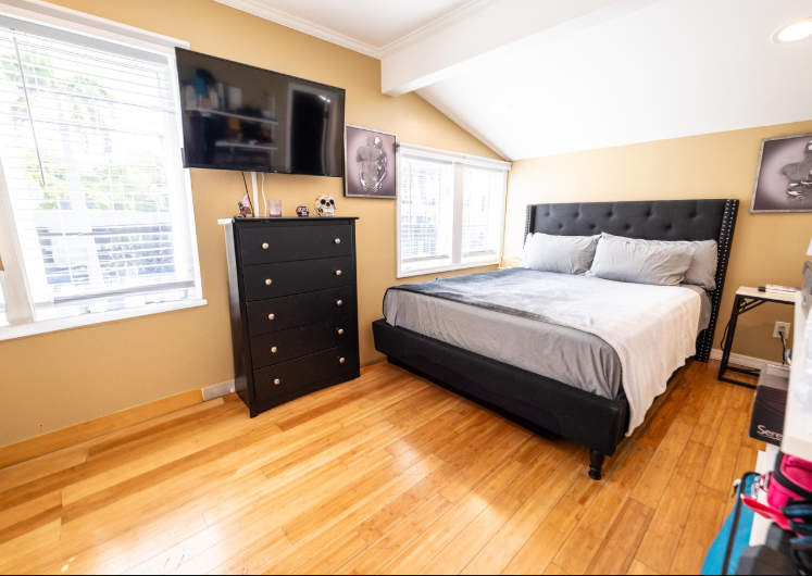 1124 Catherine St #201 - Photo 3 of 8