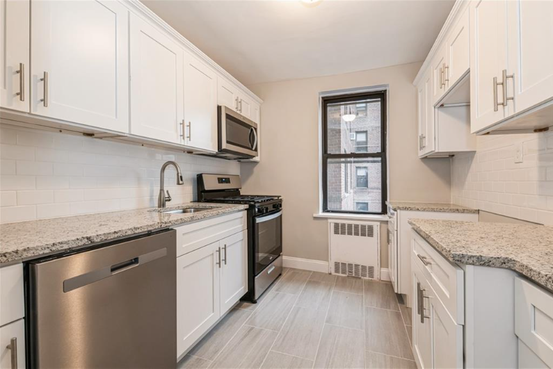1119 Ocean Pkwy #2A - Photo 4 of 9