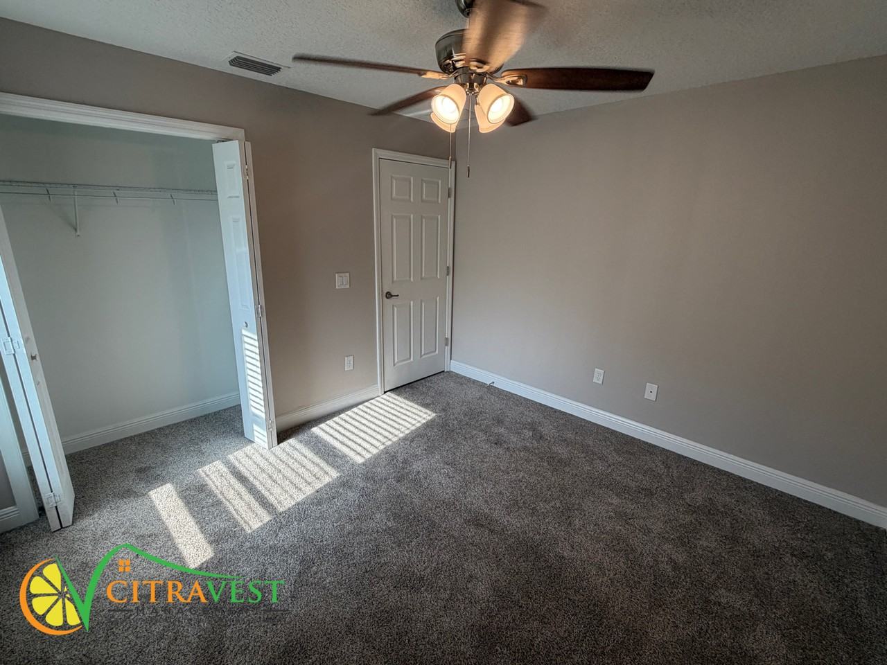 2094 W Swanson Dr - Photo 2 of 8