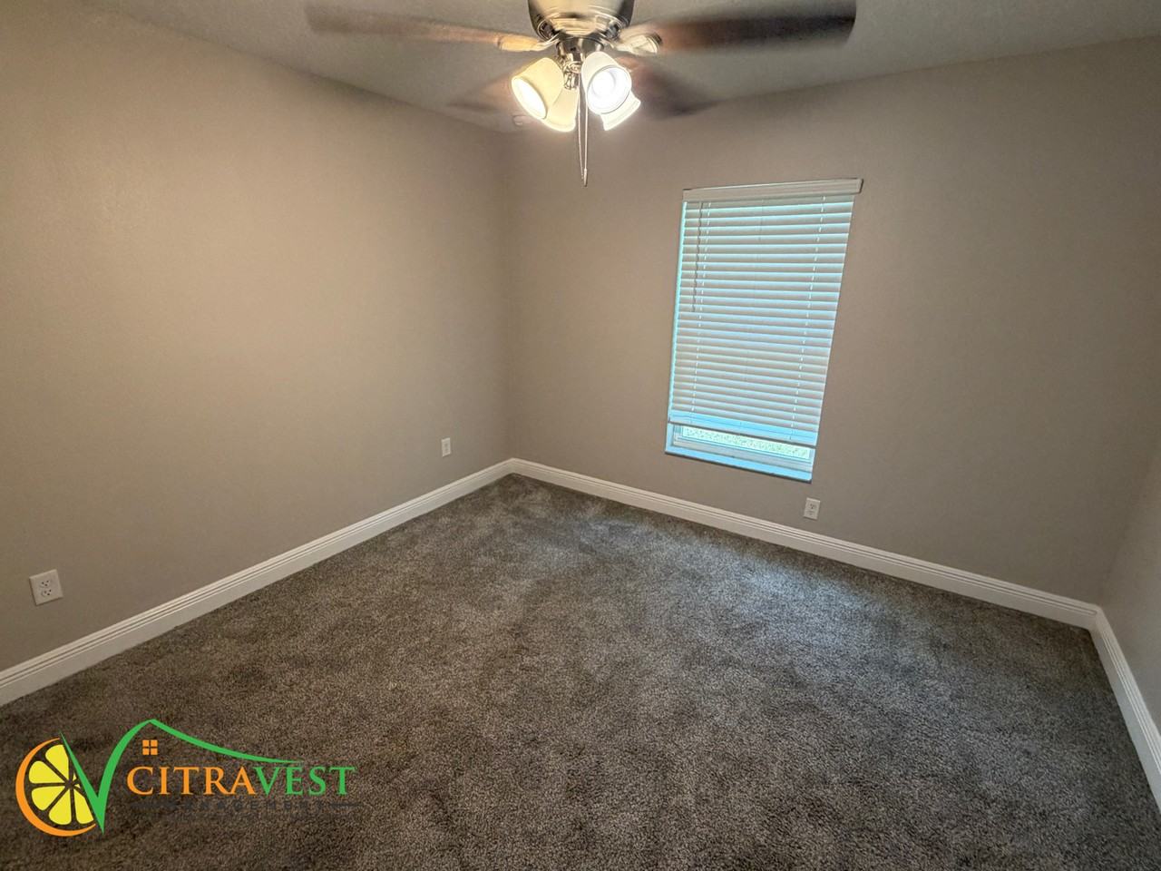 2094 W Swanson Dr - Photo 4 of 8