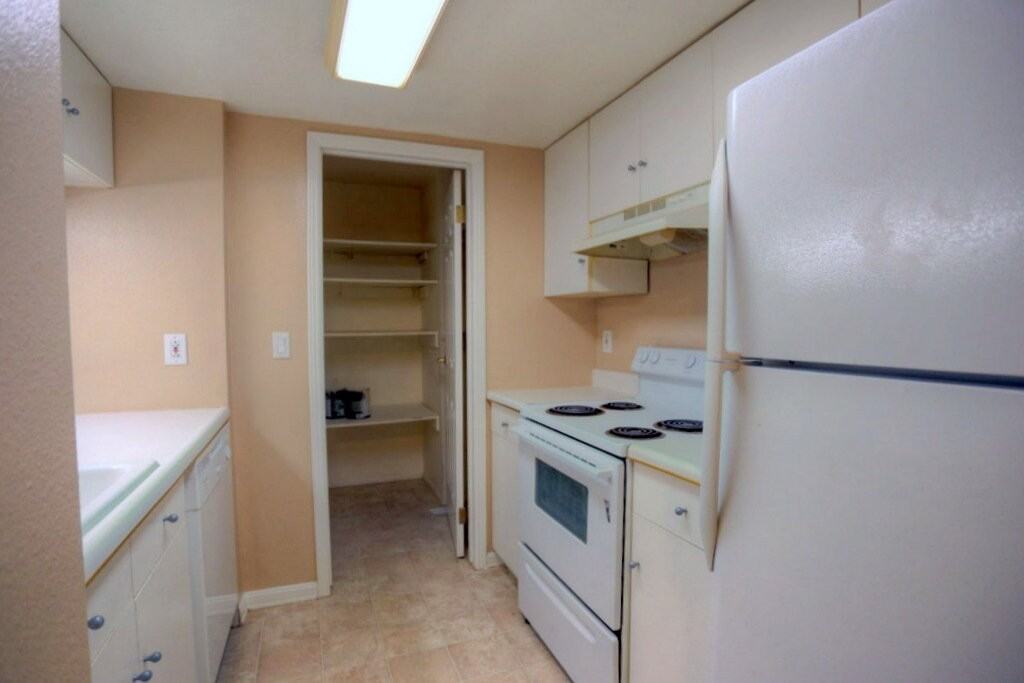 14515 Ne 32nd St - Photo 6 of 8