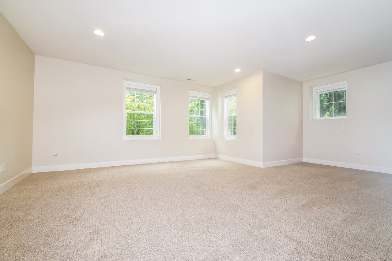 2170 Ne Morgan Ln - Photo 6 of 15