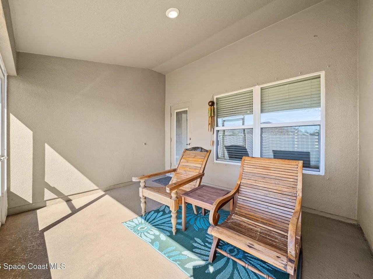 695 Lantana St - Photo 4 of 24