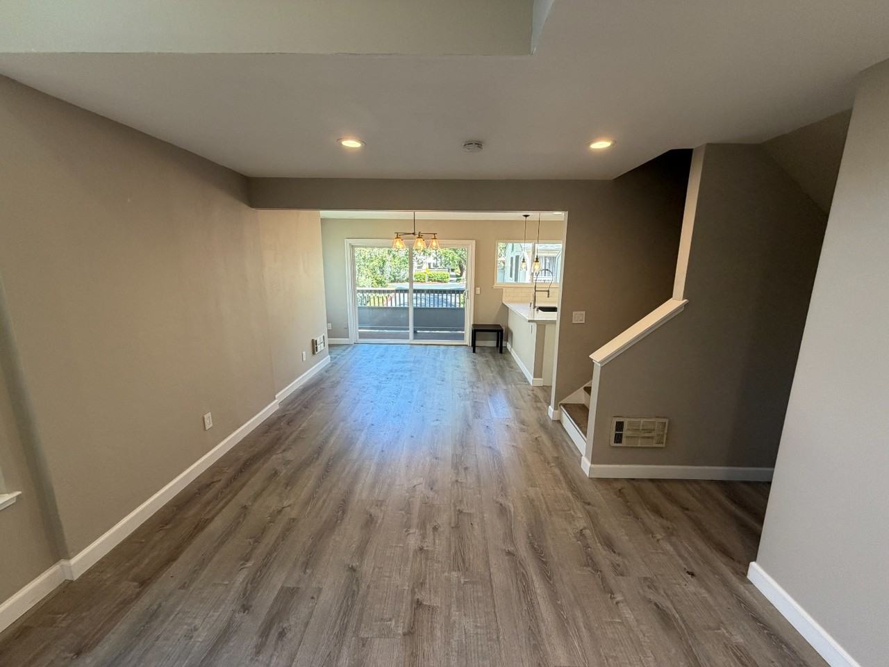 618 S Fair Oaks Ave - Photo 3 of 17