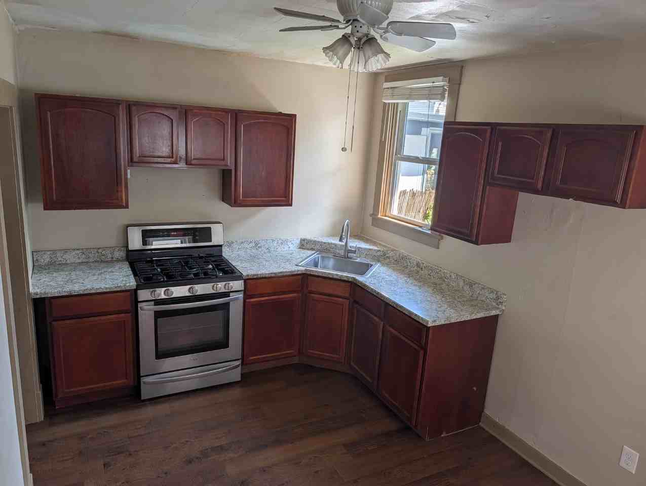 1123 8th Ave - Photo 3 of 6