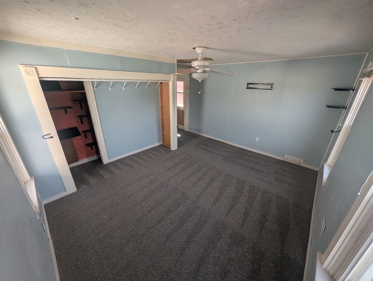 1123 8th Ave - Photo 5 of 6