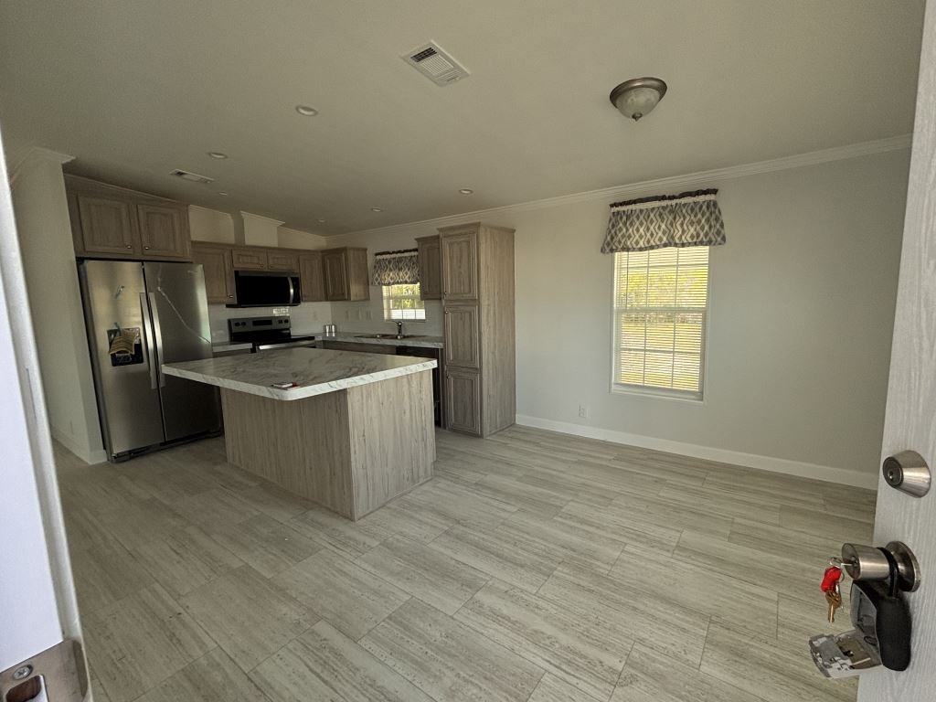 485 Zuider Zee Blvd - Photo 6 of 24